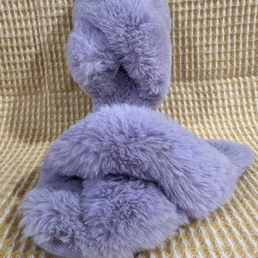 Faux fur - soft, fuzzy slippers